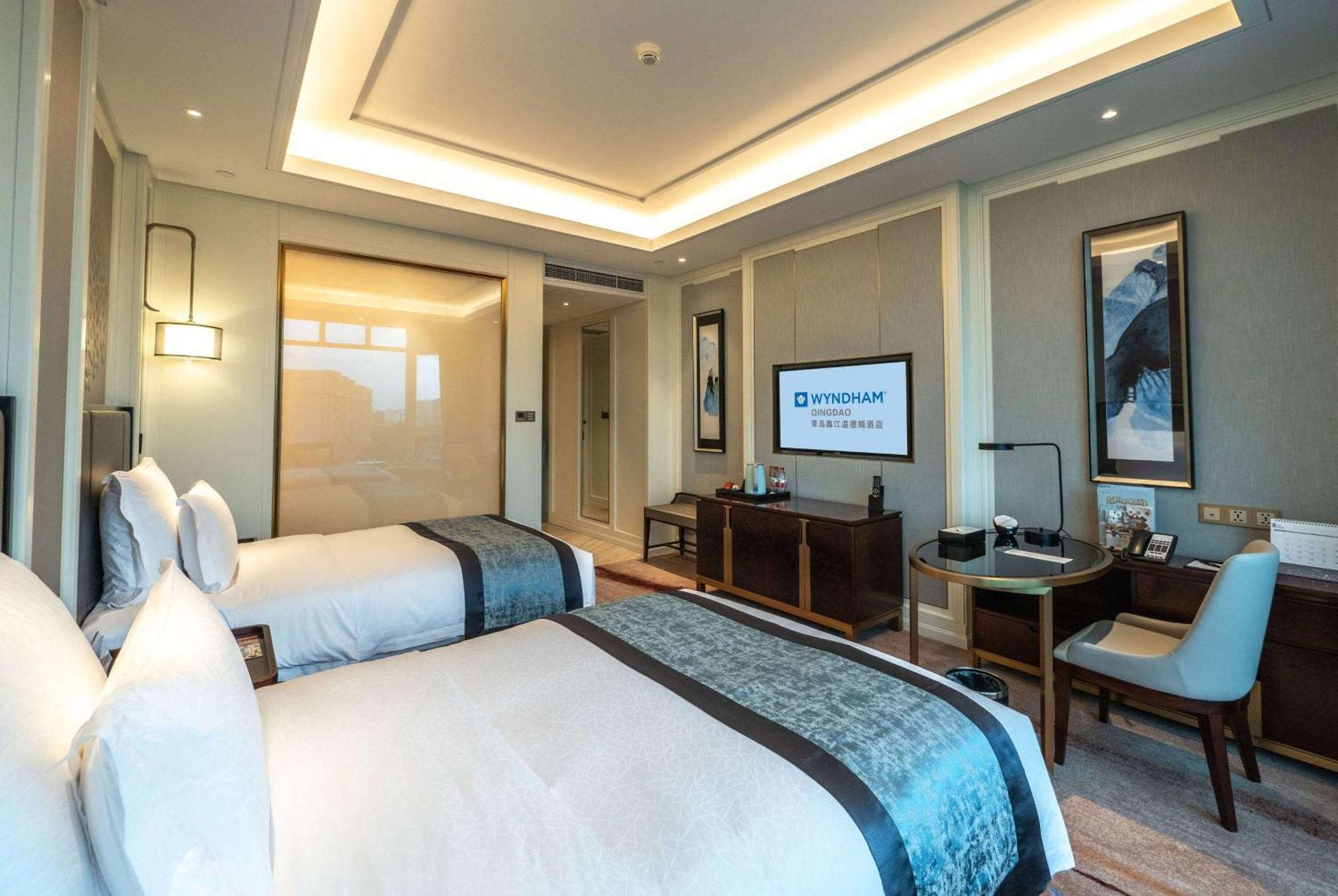 วินด์แฮม ชิงเต่า Hotel ภายนอก รูปภาพ